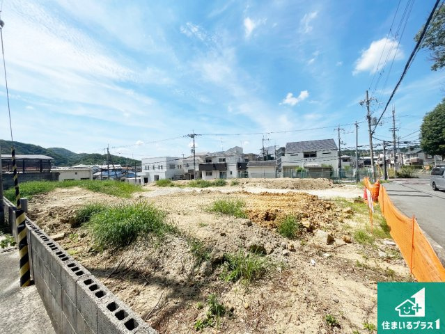周辺は落ち着いた街並みの住宅地！子育てがしやすい住環境です！現地でしかわからない事もございます。是非一度ご覧ください。