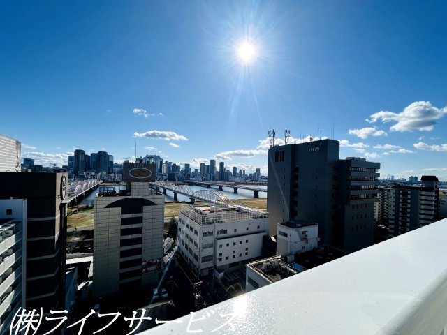 バルコニーからの眺望／上層階につき良好です！バルコニーから淀川花火を鑑賞できます！