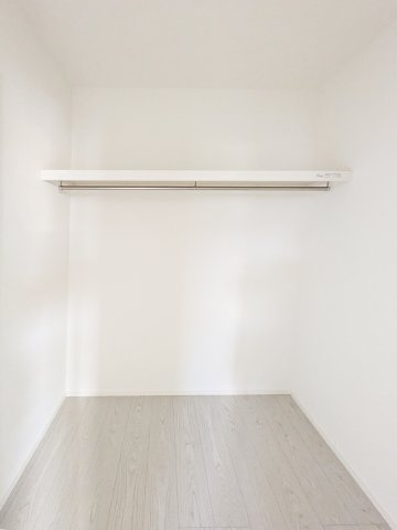2階には大容量のW.I.Cがあり、お気に入りの洋服を綺麗に収納できます　