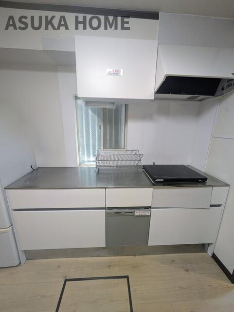 IHクッキングヒーター完備♪コンロは三つ口以上なので、大変便利です♪