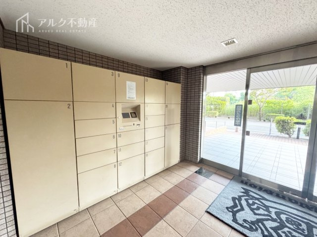 宅配ボックス完備！