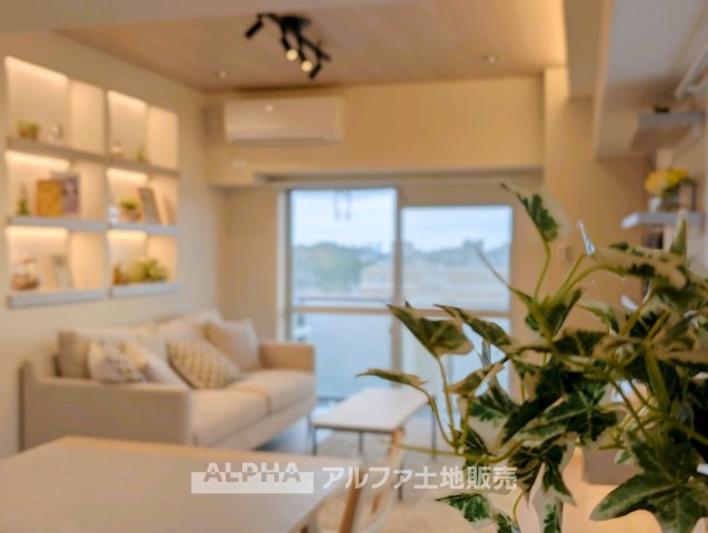 【Gathering　Place】　◆人を招きたくなる◆　友人とのホームパーティーや、ご親族との食事会など、大切な人と過ごす時間をより心地よく演出するリビングです。