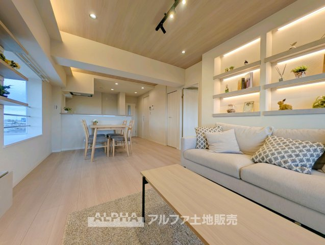 【Daily　Livi添う◆　朝食を囲む時間から夜のくつろぎまで、家族それぞれの時間をやさしく包み込み、暮らしの中心となるリビングです。