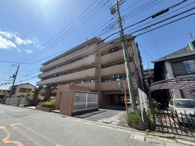 東武スカイツリーライン「一ノ割」駅徒歩7分。南向きで陽当たり良好・収納豊富な3ＬＤＫ。