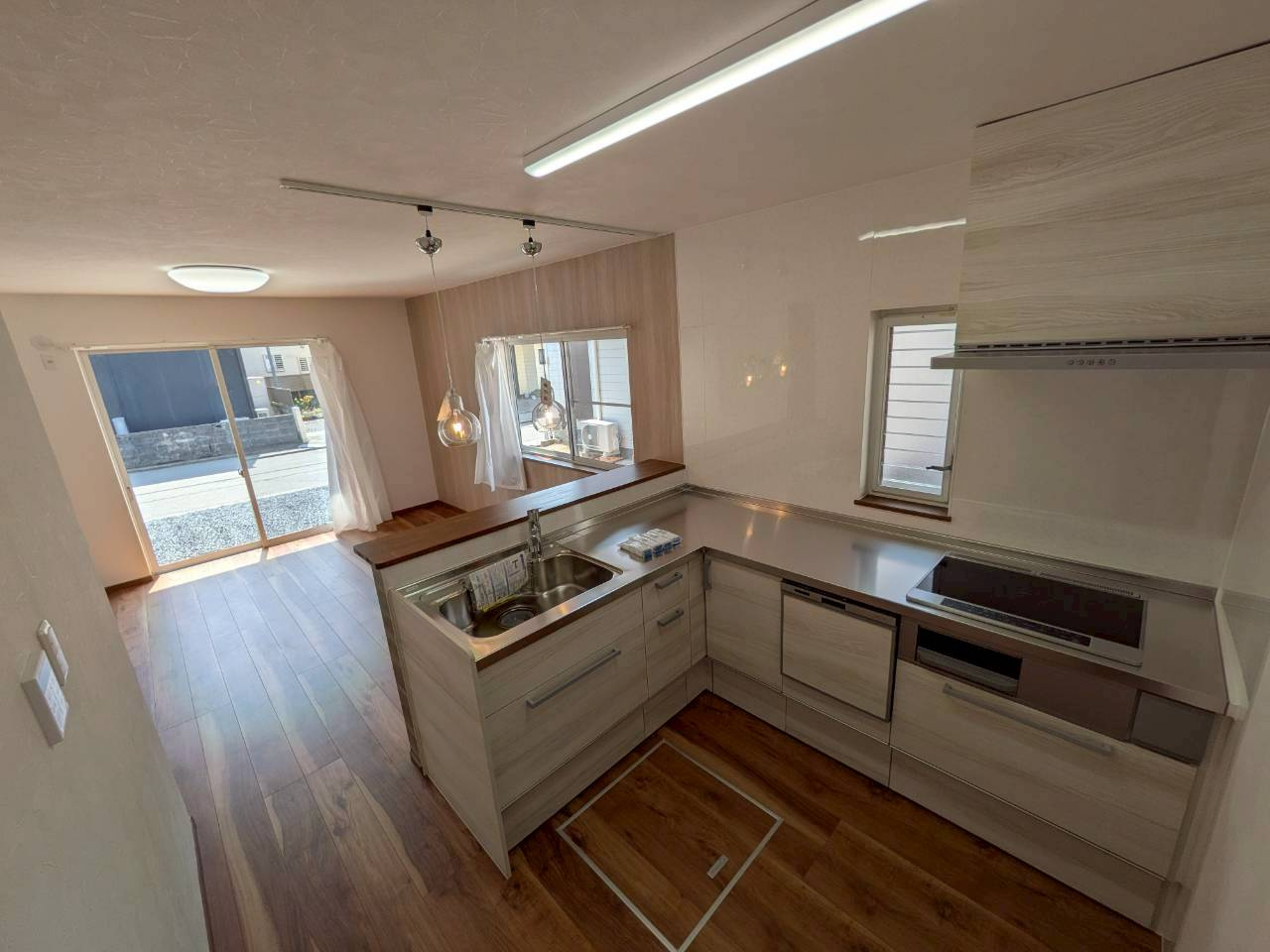 キッチンは新品交換済♪　○IHクッキングヒーターに食洗機つきです〇