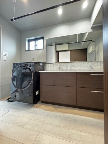 ドラム式の洗濯機がおけるスペースもございます