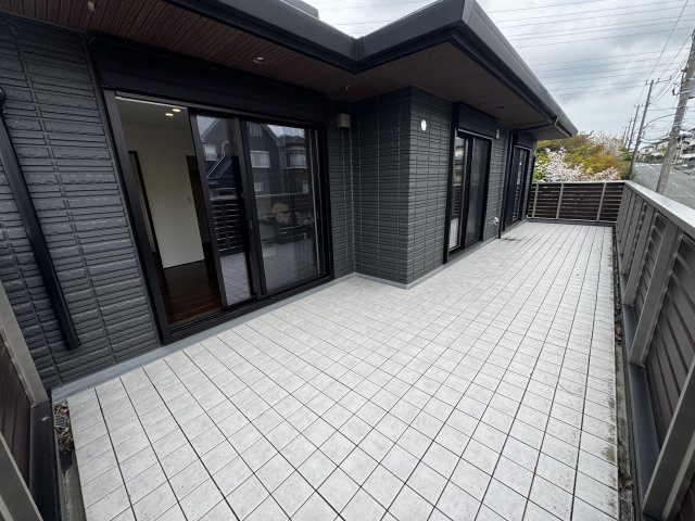 開放感のあるバルコニーがございます！