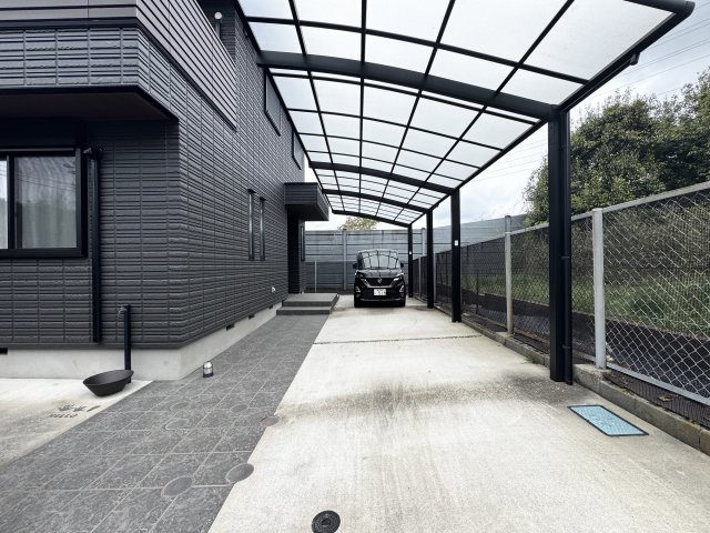 駐車スペース3台ございます（車種制限あり）