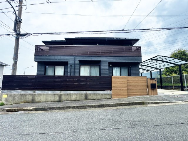 敷地面積：200？超　建物面積：140？超　南西角地