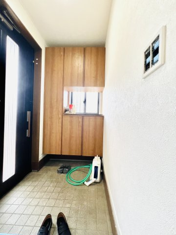 玄関(リフォーム中の写真です)