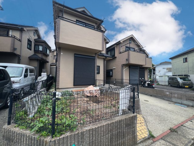 現地外観(リフォーム中の写真です)