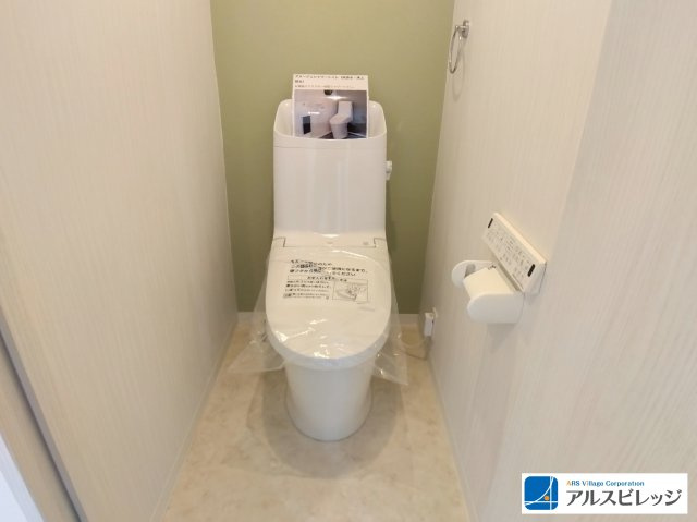 背面の壁紙が緑とおしゃれです