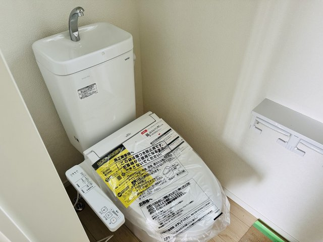 ～暖房温水洗浄機能付きトイレ　冬場は特に嬉しい機能ですね～