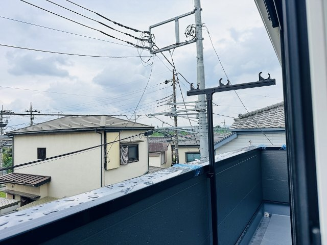 ～南東向きで陽当たりの良いバルコニー　洗濯物がよく乾きそうです～