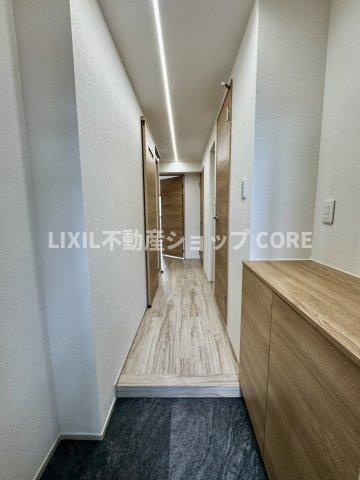玄関ホールがスッキリ広々としていると帰る時も出ていく時も気持ちが良いものです！　