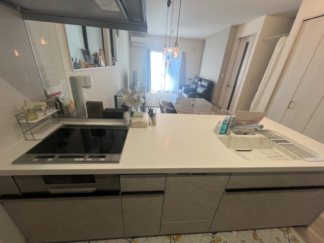 キッチンからはリビングが見渡せます。