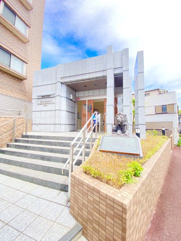 外観もタイル張りでおしゃれです♪