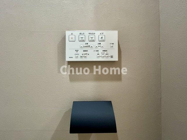 【ウォシュレット】清潔に使いたいお手洗いには最適な設備です。もちろんウォームレットも標準装備です。