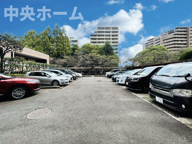 【敷地内駐車場】最新の空き状況や費用などの詳細は担当スタッフまでお問い合わせください。
