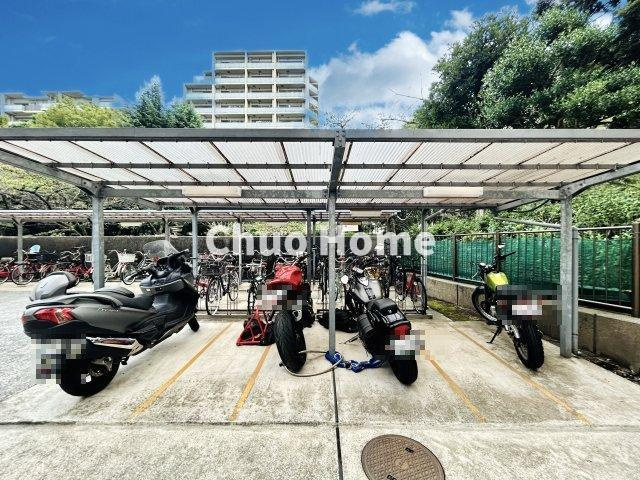 【バイク置き場】最新の空き状況や費用などの詳細は担当スタッフまでお問い合わせください。