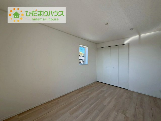 大きなベッドを置いても余裕の広さの主寝室♪♪