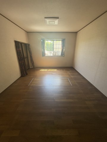 窓があるので、明るいです。