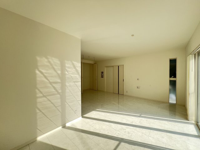 明るく開放的な広々LDK