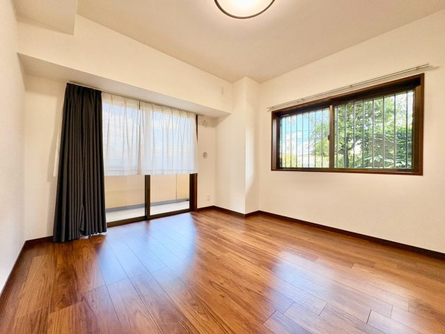 洋室　収納付きで、お部屋がすっきり片付きます。