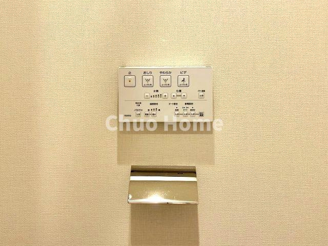 【ウォシュレット】清潔に使いたいお手洗いには最適な設備です。もちろんウォームレットも標準装備です。