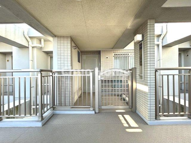プライバシー性の高い専用ポーチ