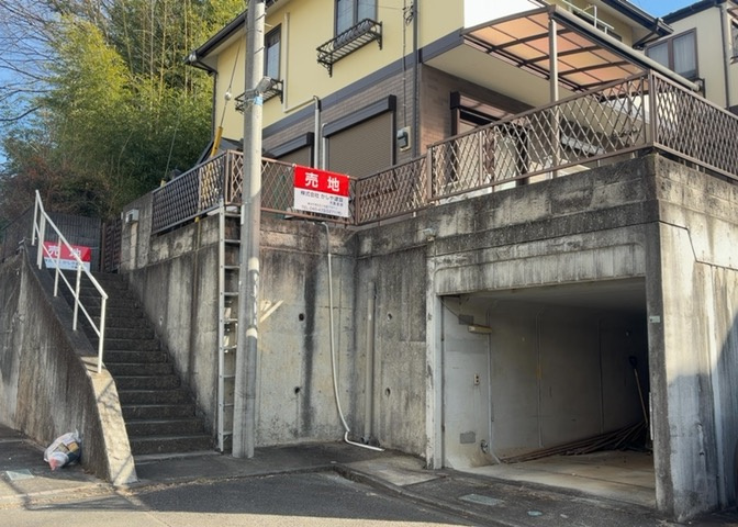 土地探しをしていると都市計画区域という言葉を目にすると思います。法律によって、都道府県知事や国土交通大臣が指定するエリアのことを指しており、都市計画区域は市街化区域と市街化調整区域に分けられています。