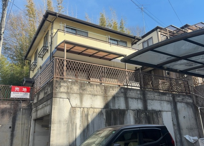 家を建てる前提で土地を探している場合、地盤の丈夫さは譲れない条件の一つです。地盤が脆弱だと追加工事が必要となります。また、過去に地盤沈下や液状化現象を起こした土地は、できるだけ避けた方がいいでしょう。