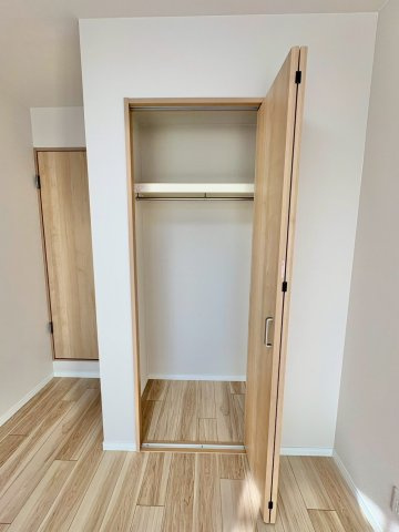 収納が豊富で、暮らしやすさに配慮した間取りです。