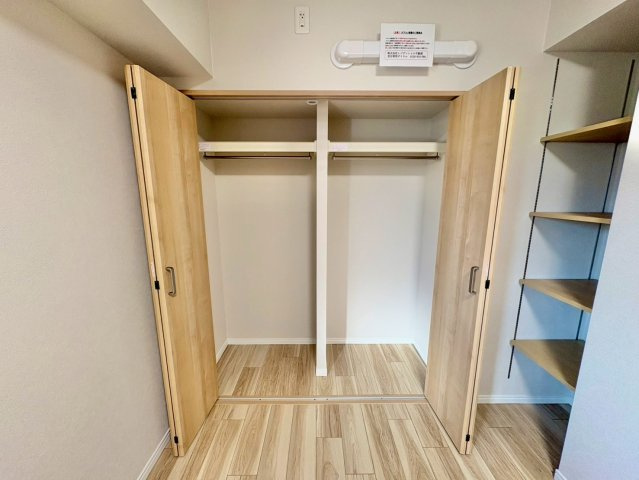 収納が豊富で、暮らしやすさに配慮した間取りです。