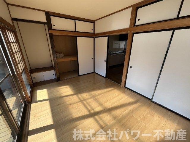 天袋・地袋・押入と空間を最大限に活用した収納スペース。