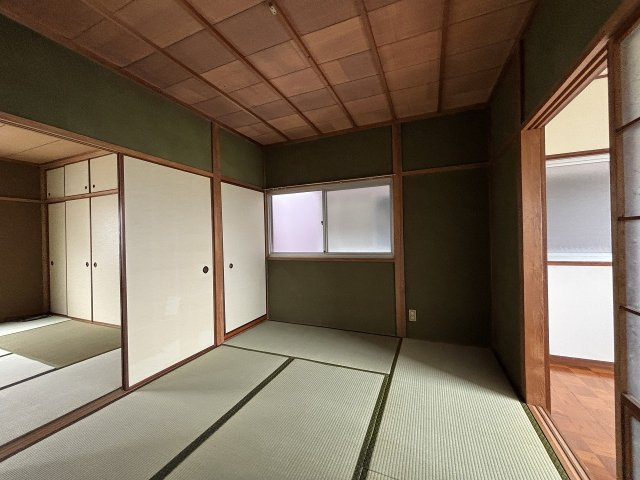 2階6帖和室です。　　