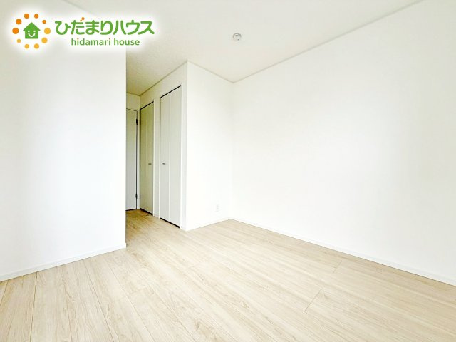 家族一人ひとりの大切なプライベート空間。趣味に合わせて使って頂けるようシンプルに仕上げてあります。暮らし心地を大きく左右する収納を、適材適所に配置し使い勝手を考慮しました。