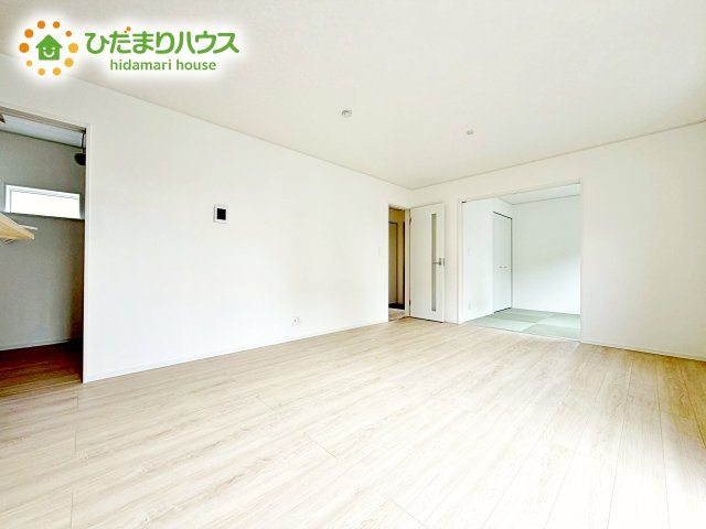 ホワイトを基調としたLDKは、明るく上品な心地よさを演出してくれます。空間に広がりをもたらし、より一層広く感じさせてくれます。