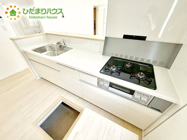 料理をしながらでも、ご家族との会話を楽しめる対面式キッチン♪