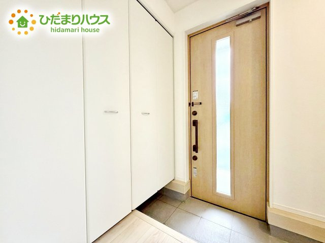 靴で溢れかえっていた玄関も、大きなシューズボックスでスッキリ解決！玄関は「その家の顔」とお考えの方にオススメの広さです。