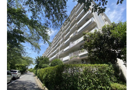 越谷ファミリータウンB棟の外観