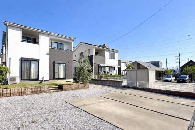 ■外観｜特徴のある個性的な住まいと美しい街並み、そして住みやすい環境を、ぜひ現地でご覧になりませんか。お気軽にお問合せください(^^)　　