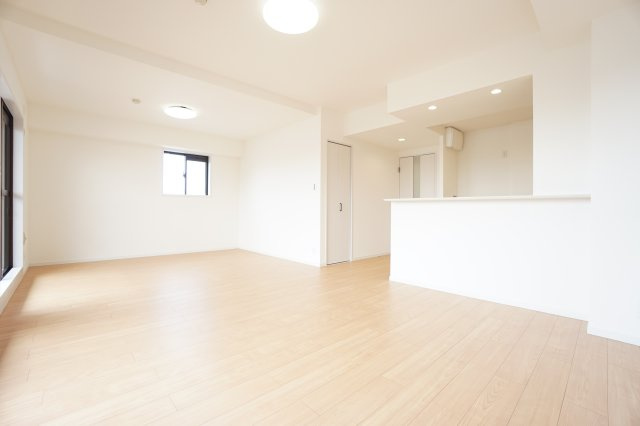 オートロック付きで安心住戸♪角部屋物件！