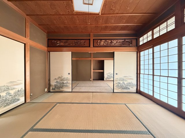 欄間も綺麗な明るい続き和室6帖＋6帖