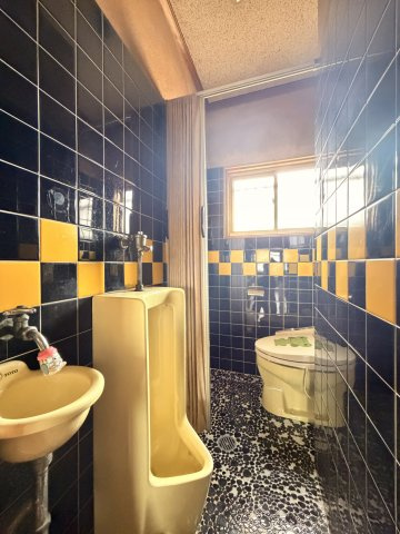 ゆったりとした空間のトイレです