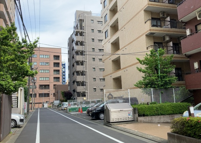 景色重視でお家選ぶをするとスーパーが遠い！学校が遠い！など生活をするうえで利便性で困ることもあります。まず一度現地を見学する際に、周辺の施設などがあるかを確認し、暮らし始めた後のことを想像しましょう。