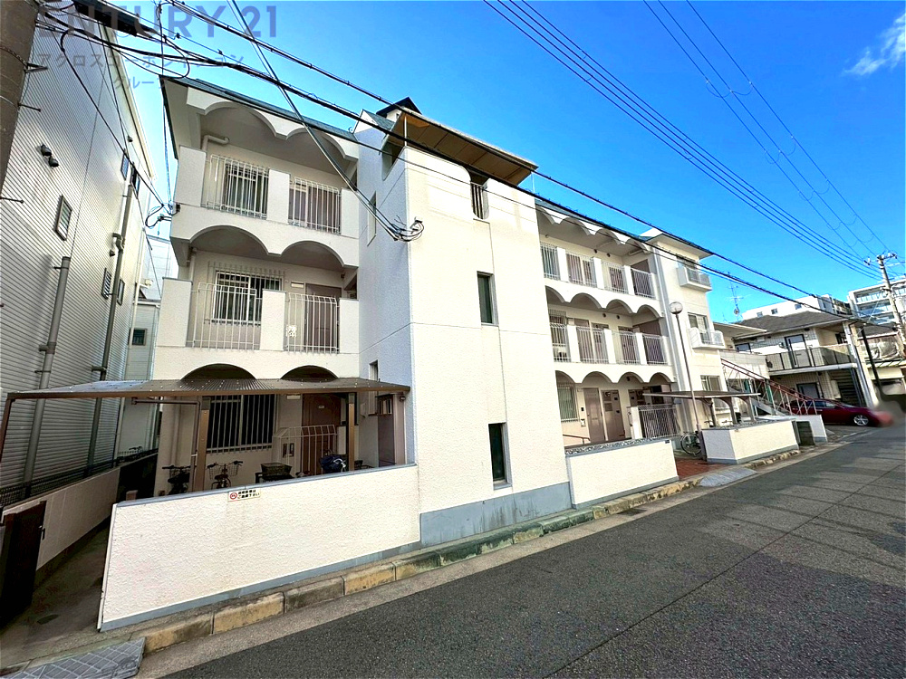 RC造3階建て