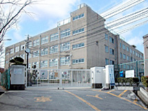 高槻市立第九中学校（徒歩約4分）