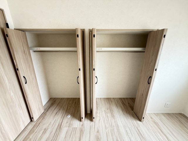 洋室7.1帖・収納の確保された住空間で、生活感を抑えてすっきりとした印象に。