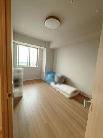 全居室に収納スペースが備わりお部屋を広々お使いいただけます。※画像内の家具・家電・小物類等は販売対象外です。